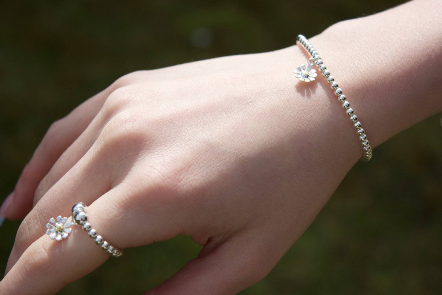 Daisy on Silver Ball Bead Bracelet - MYLEE London