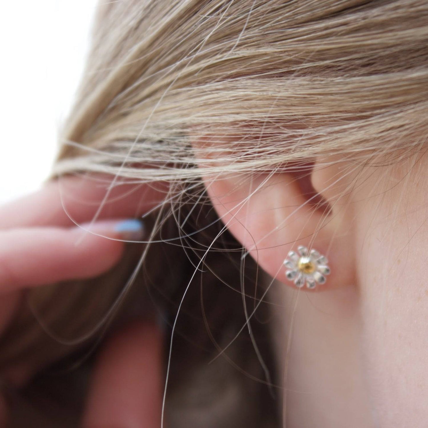 Daisy Silver Stud Earrings